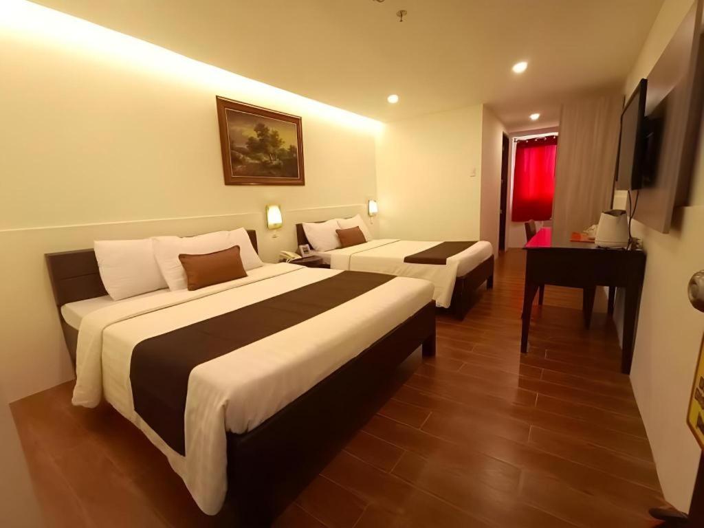 Hotel Asuncion Laoag Ngoại thất bức ảnh