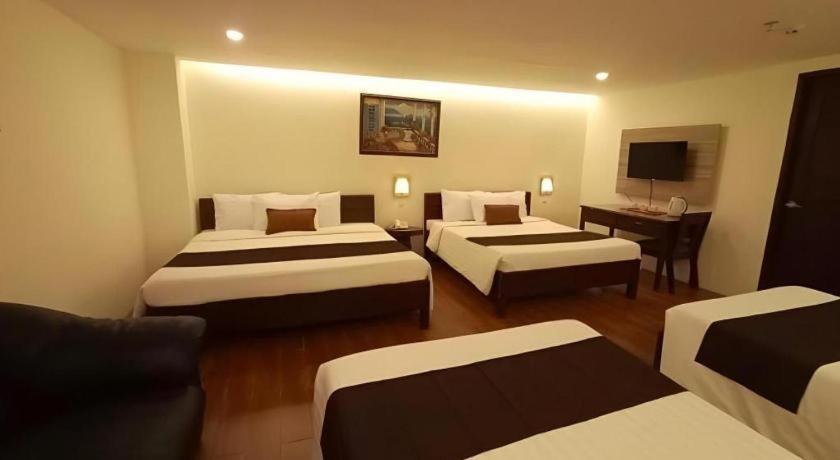 Hotel Asuncion Laoag Ngoại thất bức ảnh